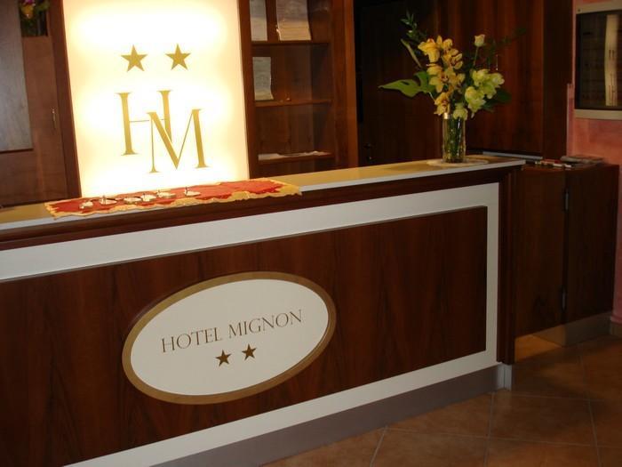 Hotel Mignon 50 Mt Dalla Spiaggia E Dall'Isola Pedonale アラッシオ エクステリア 写真